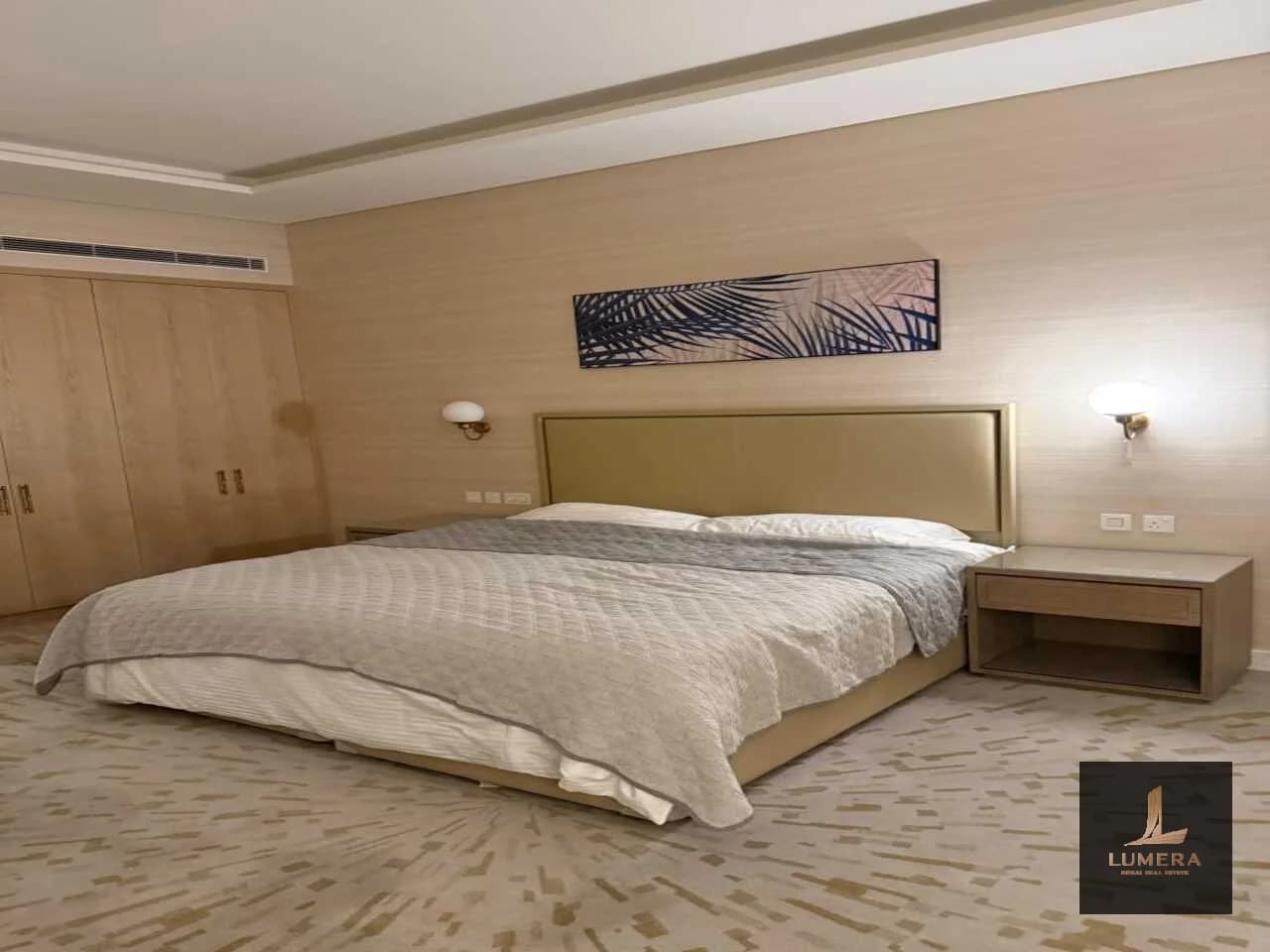 The Palm Tower, Palm Jumeirah, Dubai, UAE