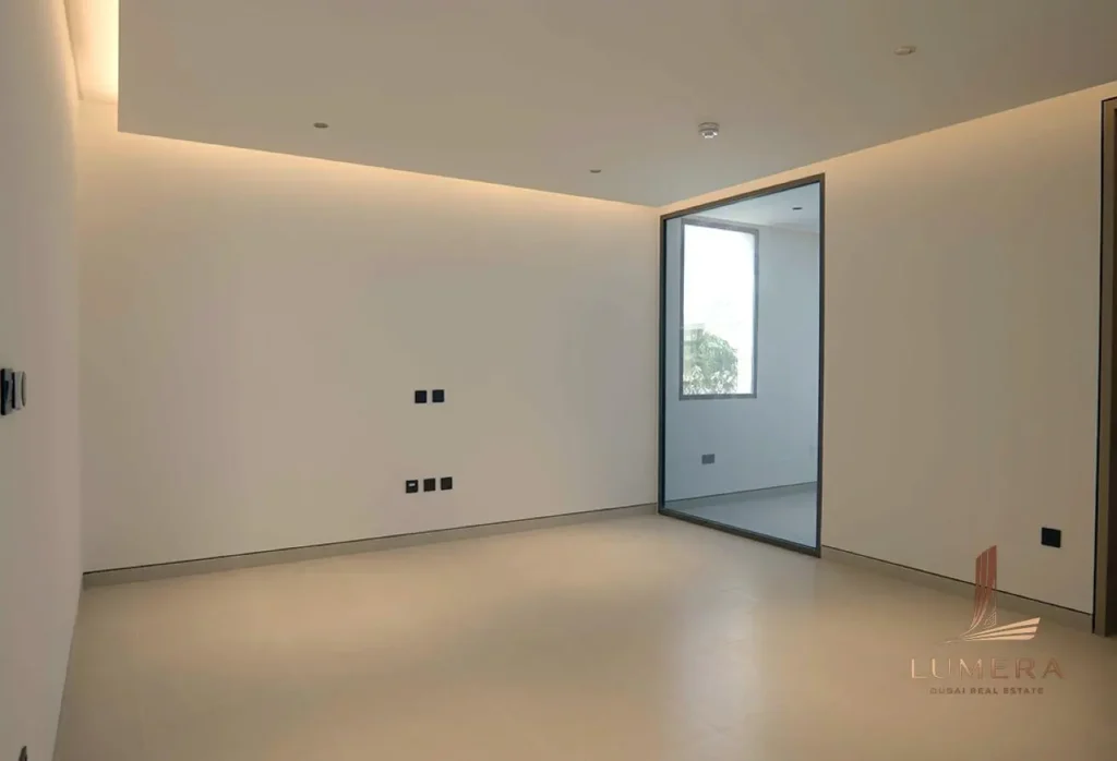Upgraded & Extended | 4BR to 5BR Villa | Closed Kitchen | Steps from the Lagoon