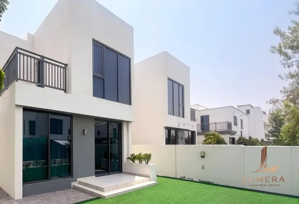 Upgraded & Extended | 4BR to 5BR Villa | Closed Kitchen | Steps from the Lagoon