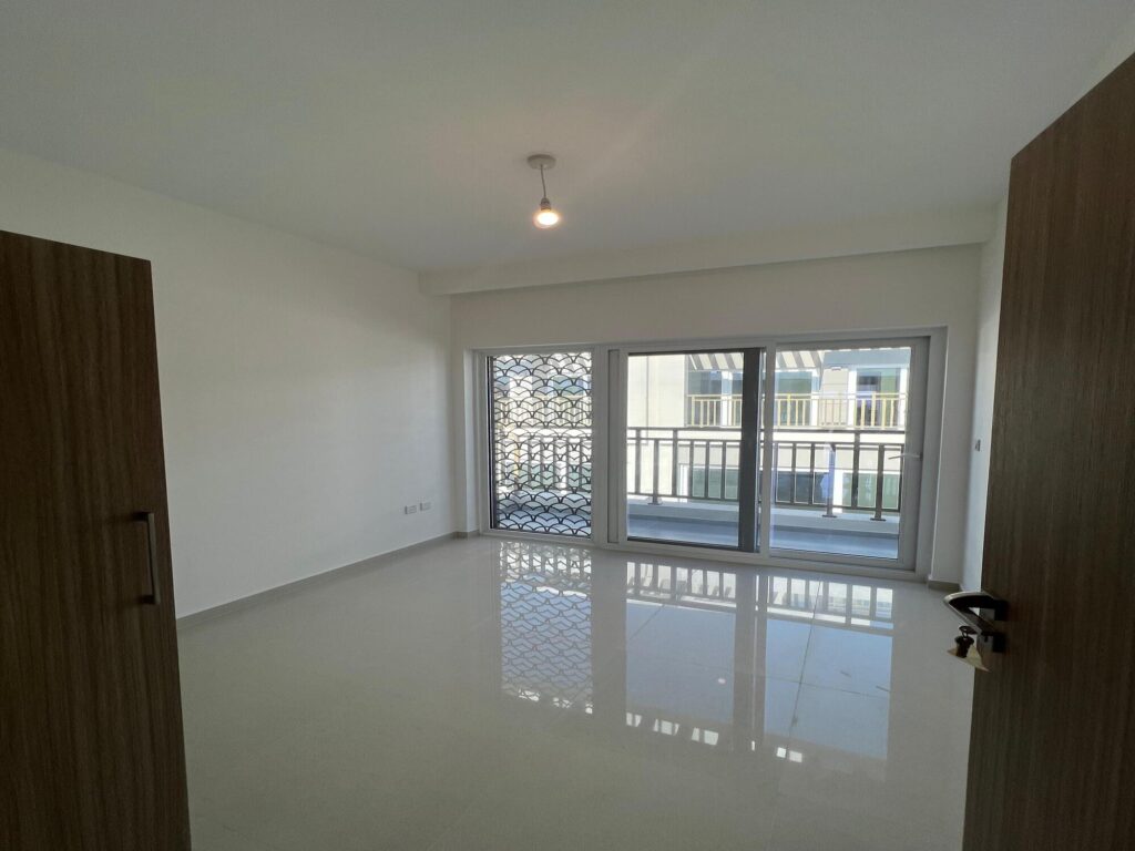 Modern 3 Bedroom | Furnished | Private Garden | Amargo 2