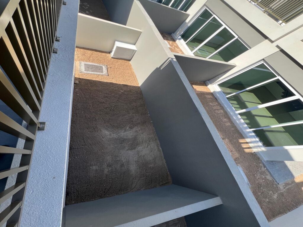 Modern 3 Bedroom | Furnished | Private Garden | Amargo 2