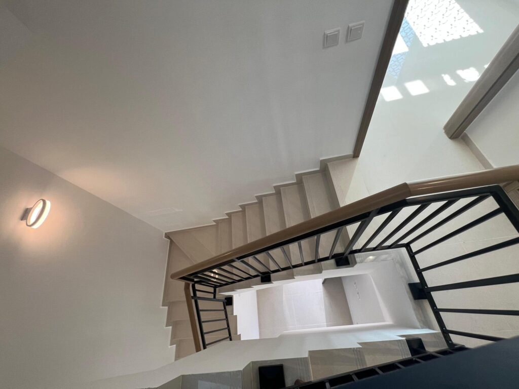 Modern 3 Bedroom | Furnished | Private Garden | Amargo 2