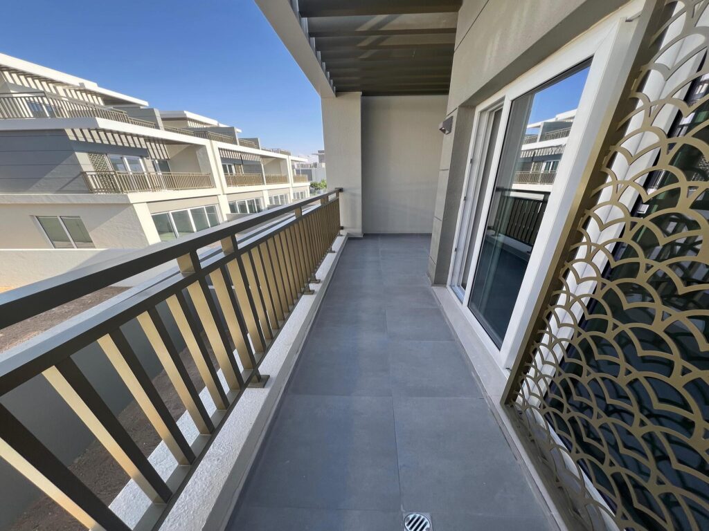 Modern 3 Bedroom | Furnished | Private Garden | Amargo 2