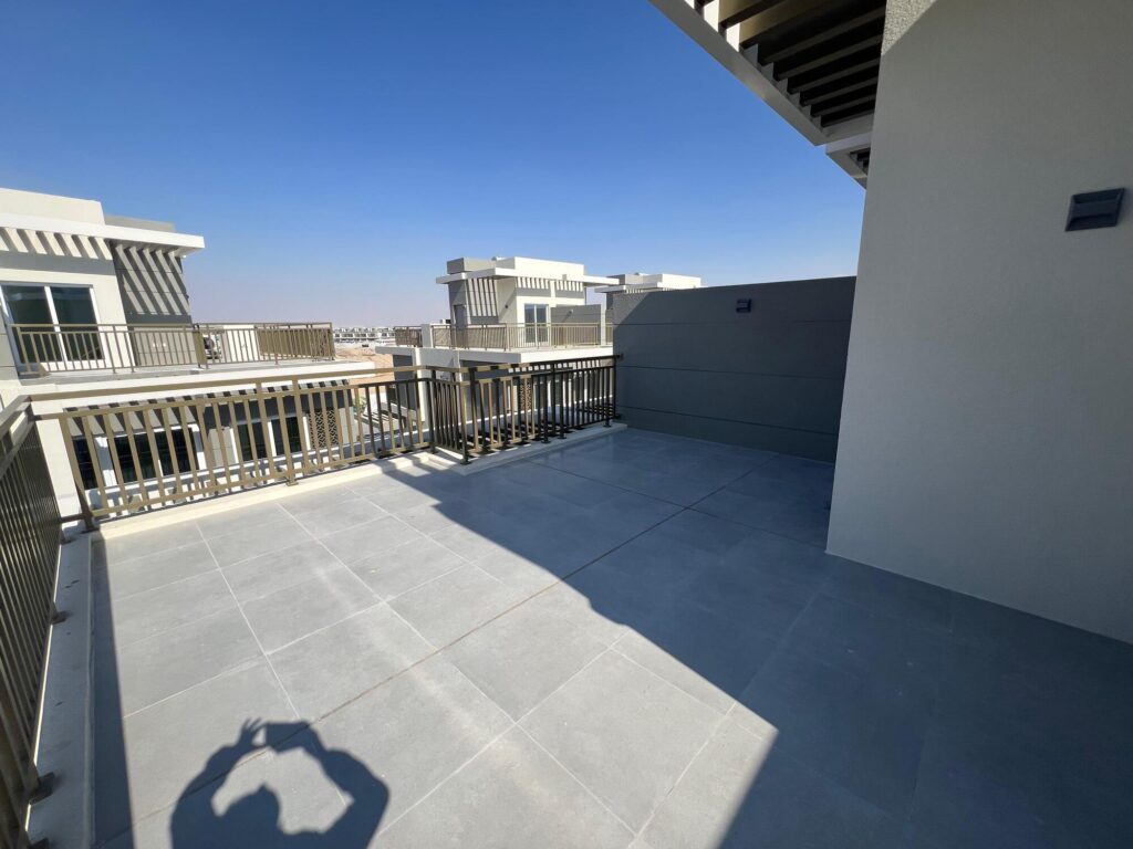Modern 3 Bedroom | Furnished | Private Garden | Amargo 2