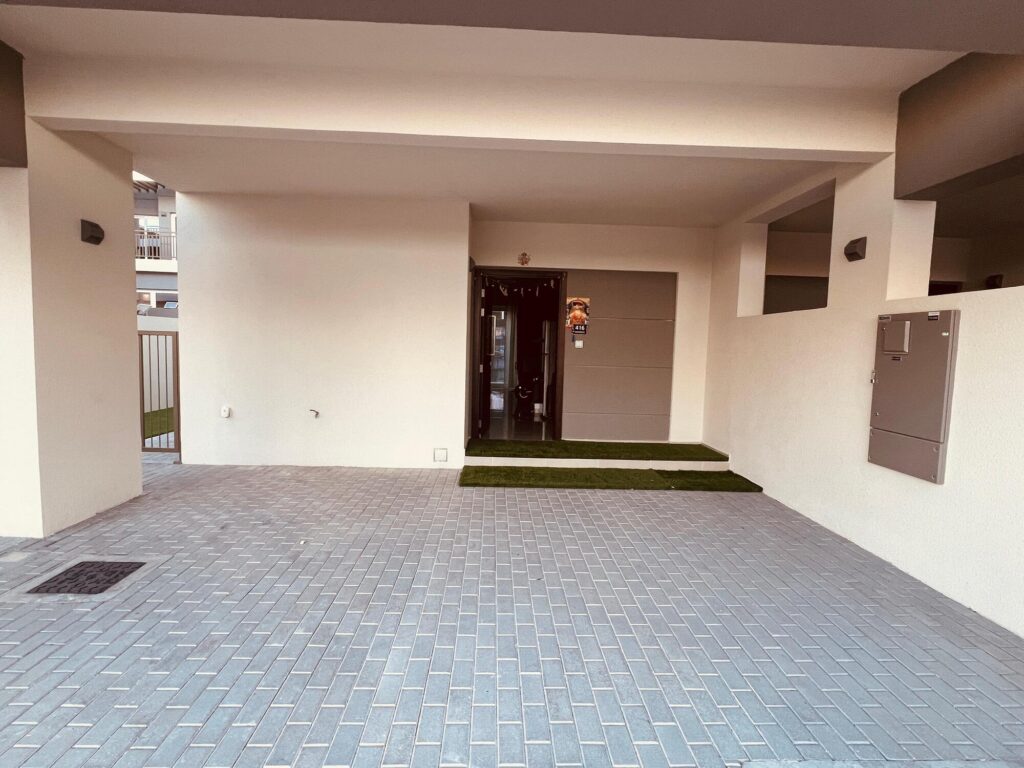 Modern 3 Bedroom | Furnished | Private Garden | Amargo 2