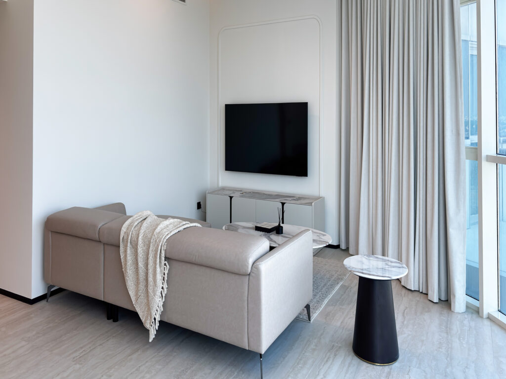 Luxury 1 BR | Corner Unit | Community View | Amaris Residence