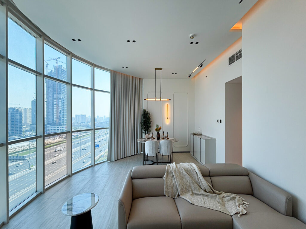 Luxury 1 BR | Corner Unit | Community View | Amaris Residence