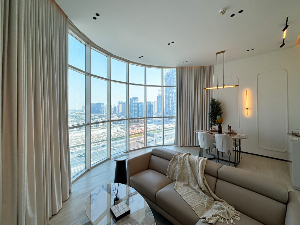Luxury 1 BR | Corner Unit | Community View | Amaris Residence