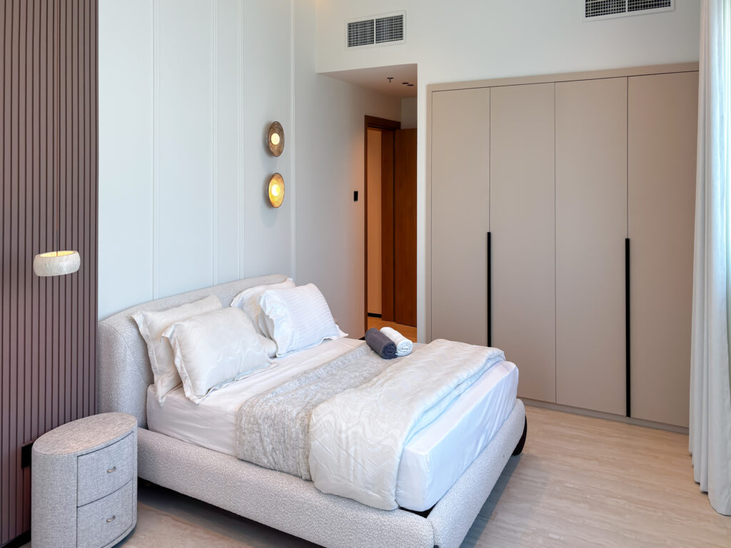 Luxury 1 BR | Corner Unit | Community View | Amaris Residence
