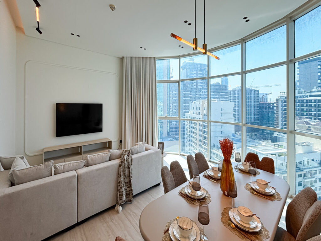 Luxury 1 BR | Corner Unit | Community View | Amaris Residence