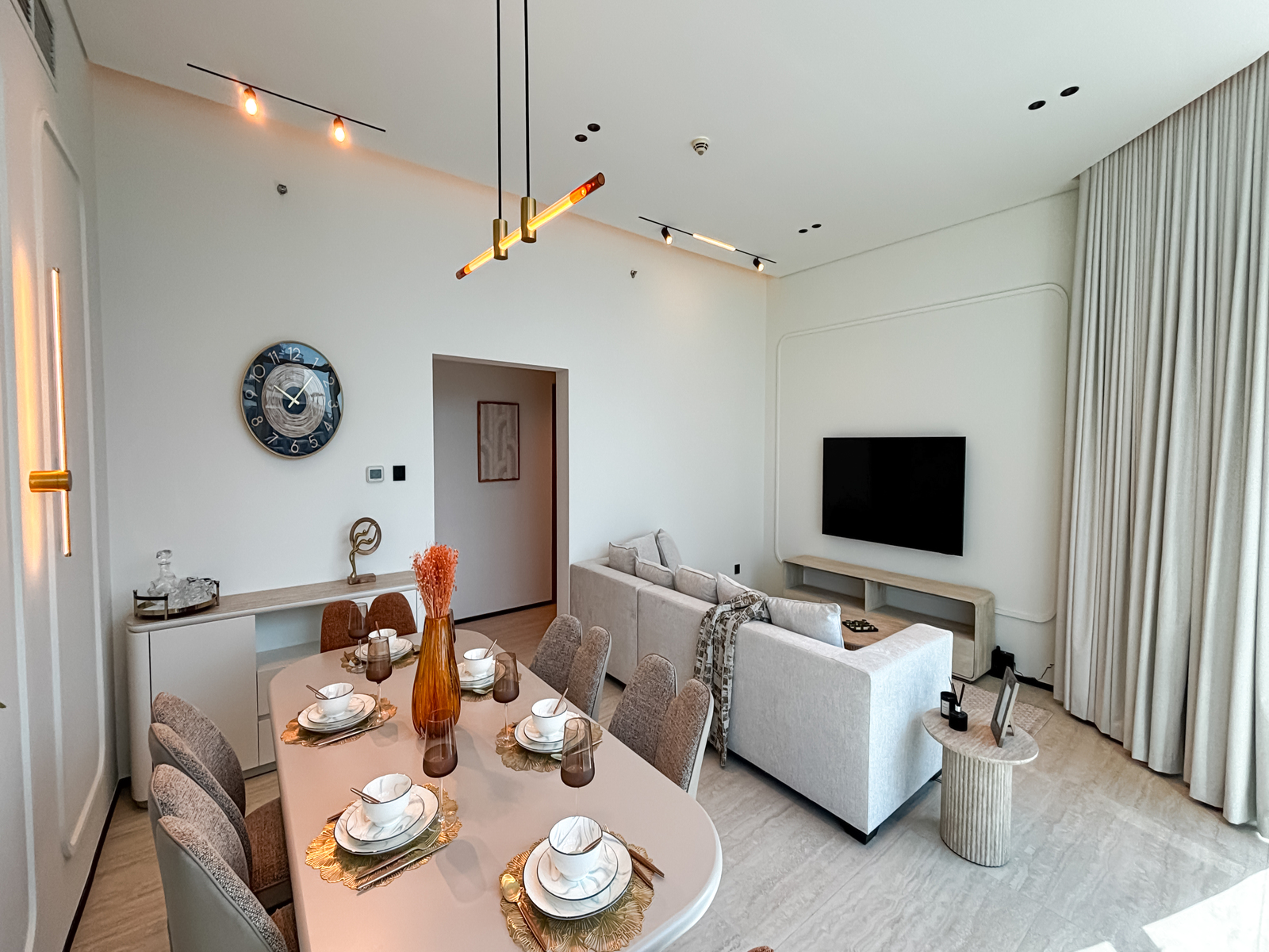 Luxury 1 BR | Corner Unit | Community View | Amaris Residence