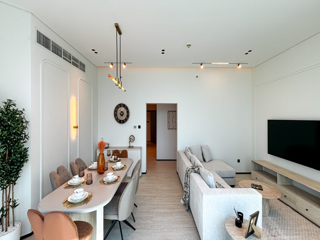 Luxury 1 BR | Corner Unit | Community View | Amaris Residence