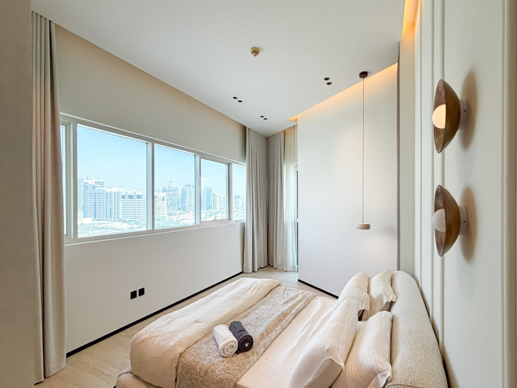 Luxury 1 BR | Corner Unit | Community View | Amaris Residence