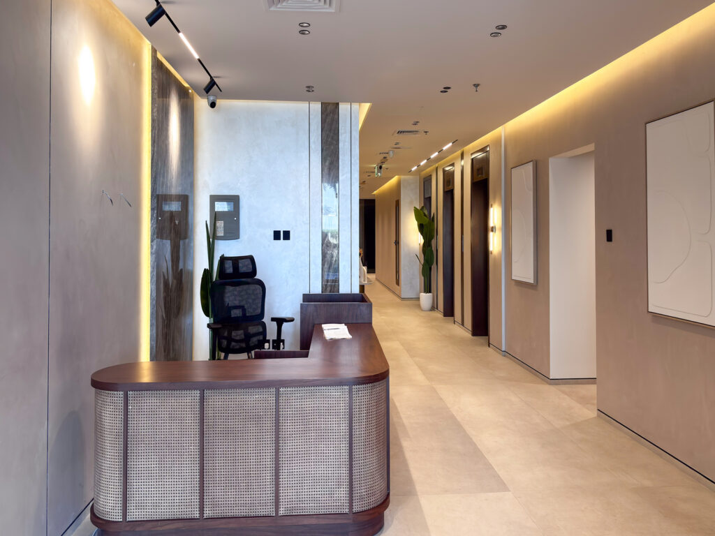 Luxury 1 BR | Corner Unit | Community View | Amaris Residence